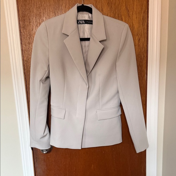 Zara Women's Light Grey Blazer - Picture 4 of 4